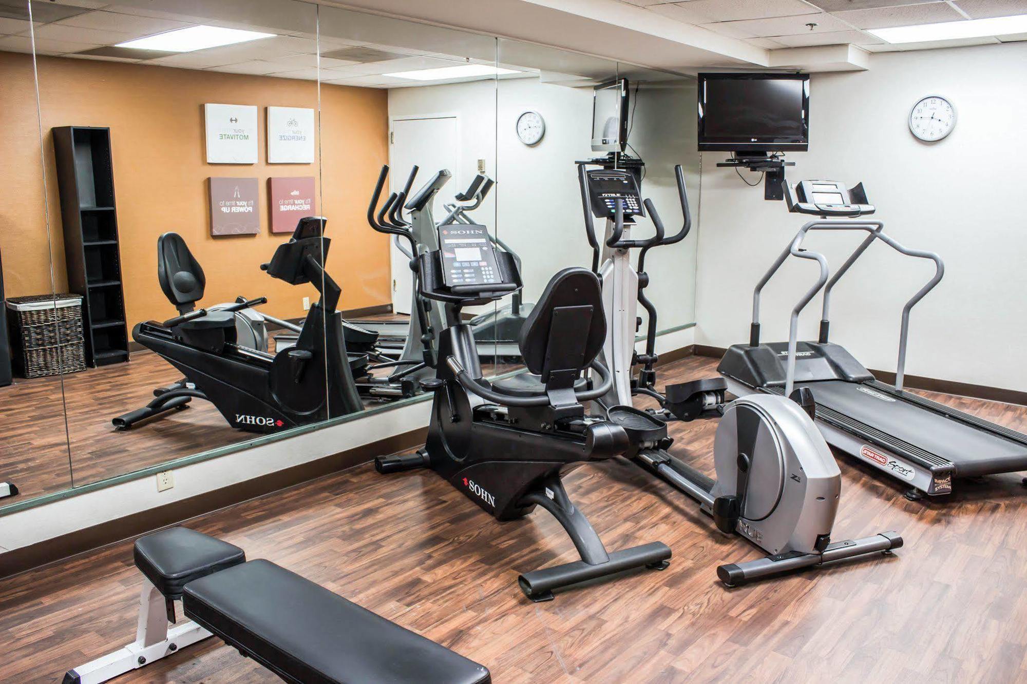 Four Points By Sheraton Greensboro Airport Buitenkant foto